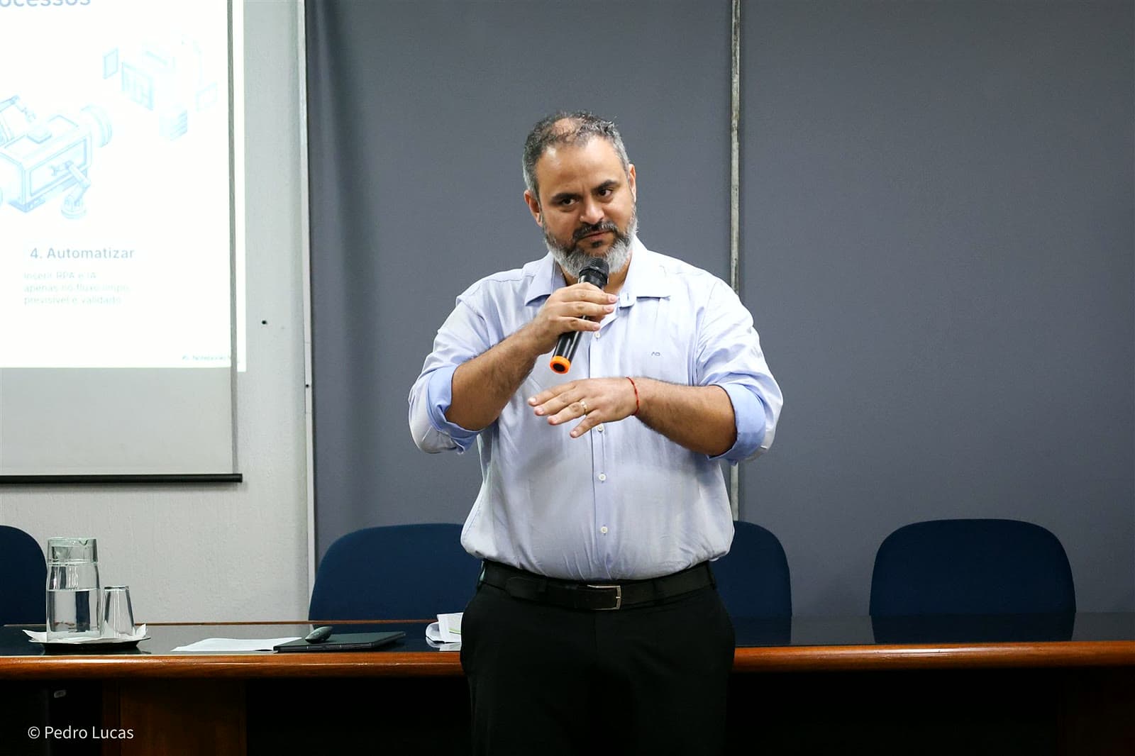 Tiago Nunes de Oliveira em atividade de formação