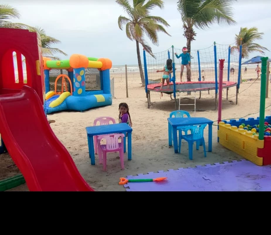Estrutura da Nanda Brinquedos em evento na praia